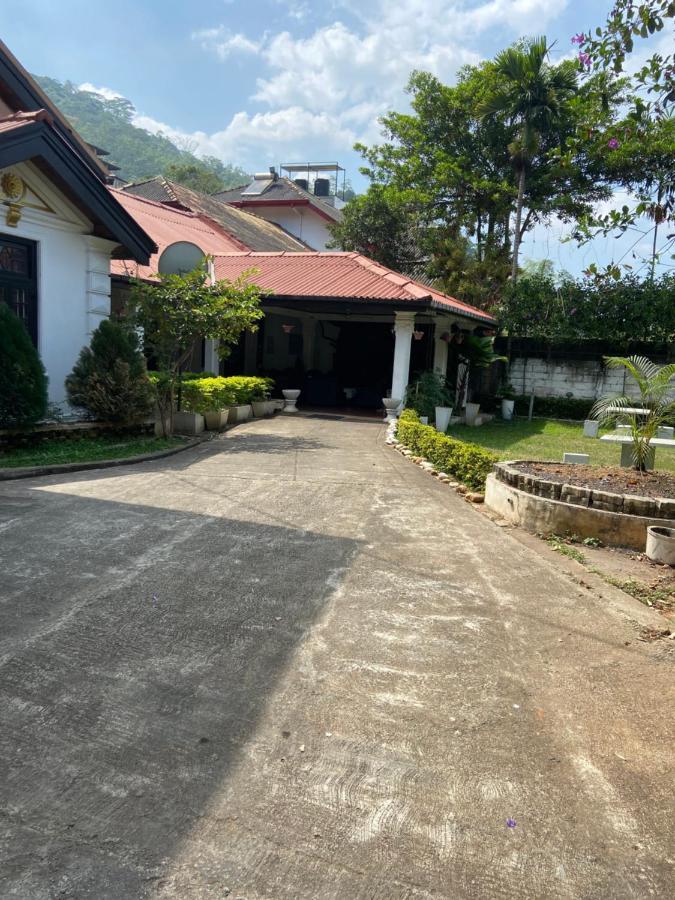 Kandy Garden Villa Exterior photo